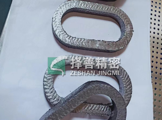Flexible graphite filler weaving packing